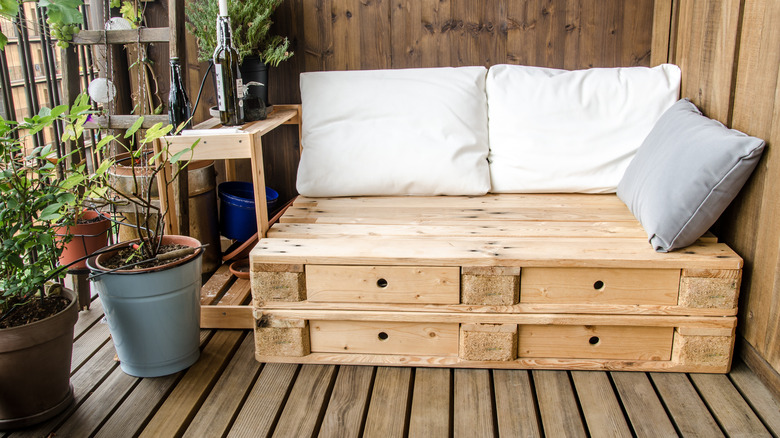Wooden pallet couch on patio