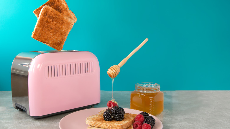 Pink retro toaster