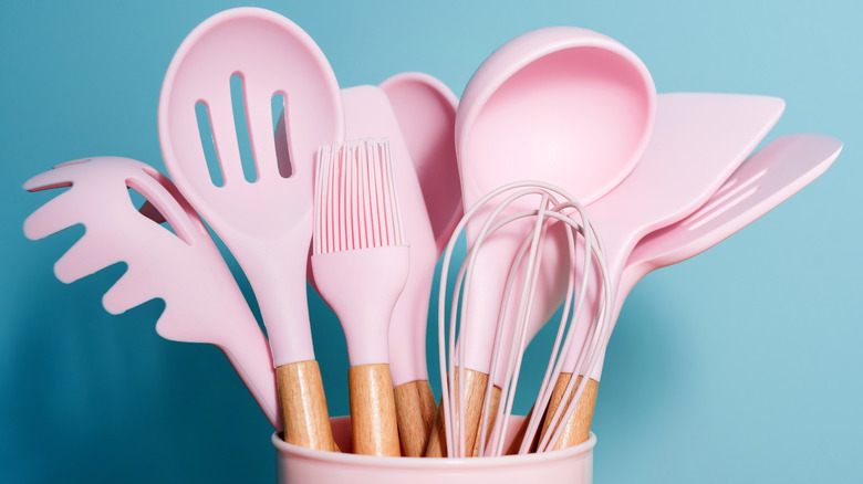 Pink kitchen utensils 