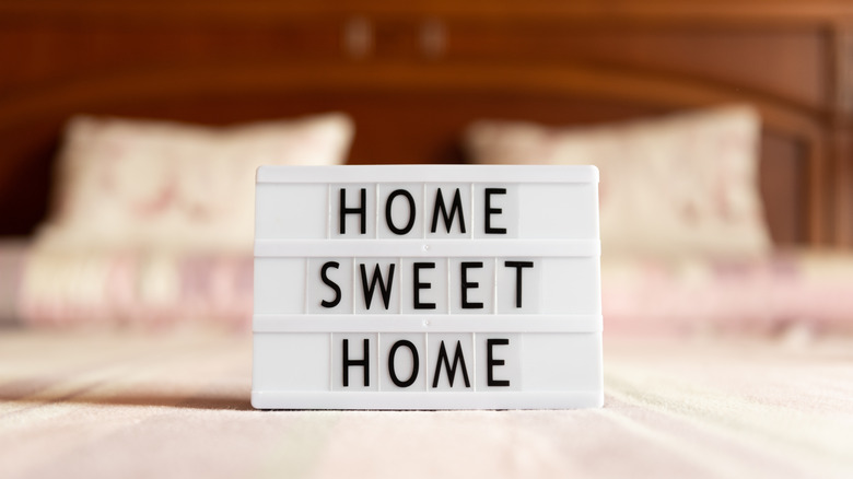 Home Sweet Home sign