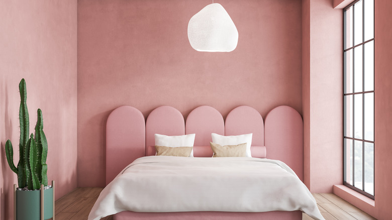 pink bedroom 