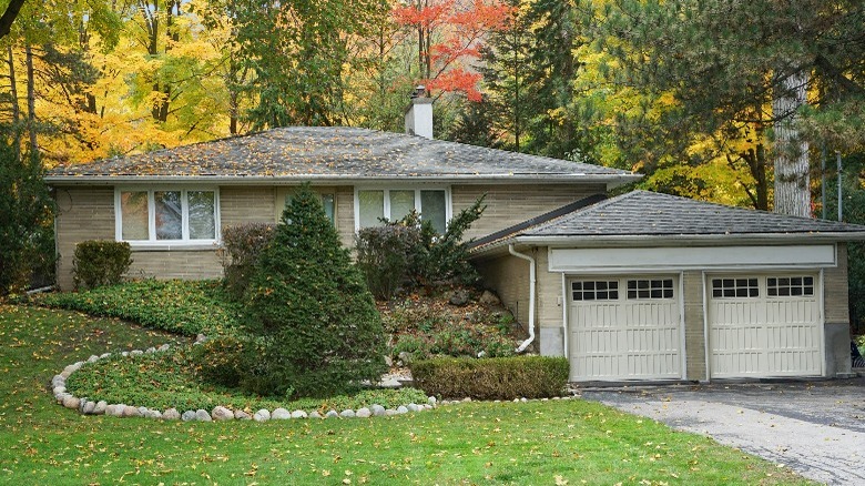 Ranch with hip roof