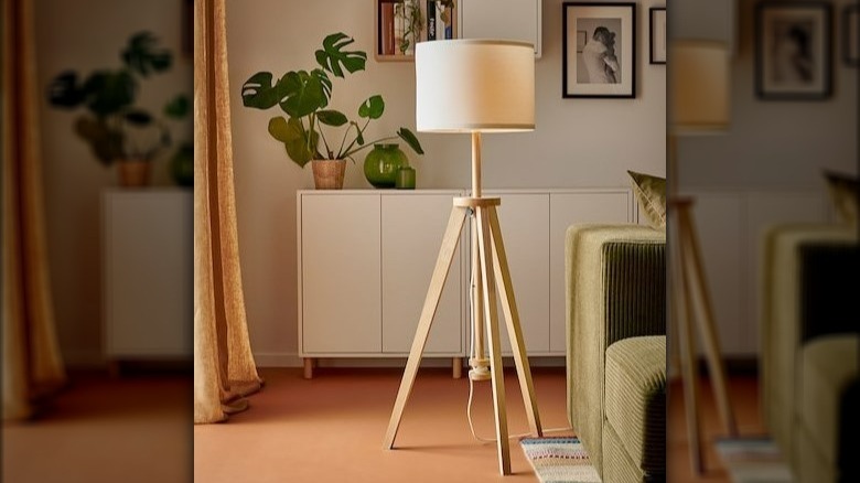 Wooden tripod floor lamp