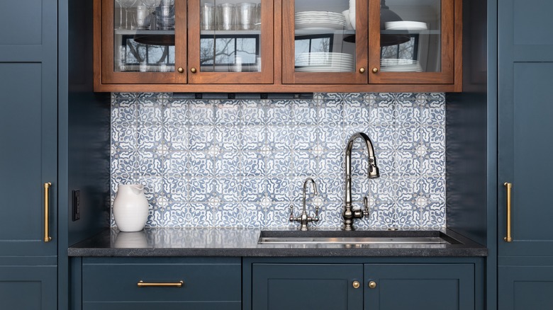 blue patterned tile backsplash