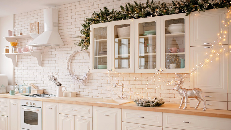 garland above kitchen cabinets