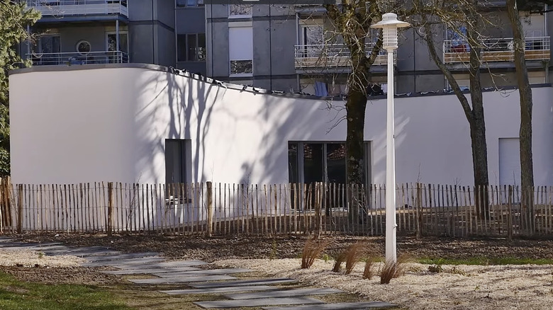 white curved 3D printed house