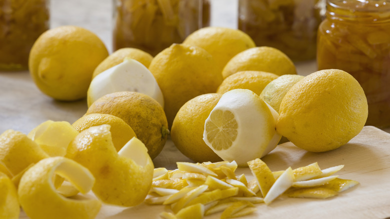 lemons and lemon rinds in a pile