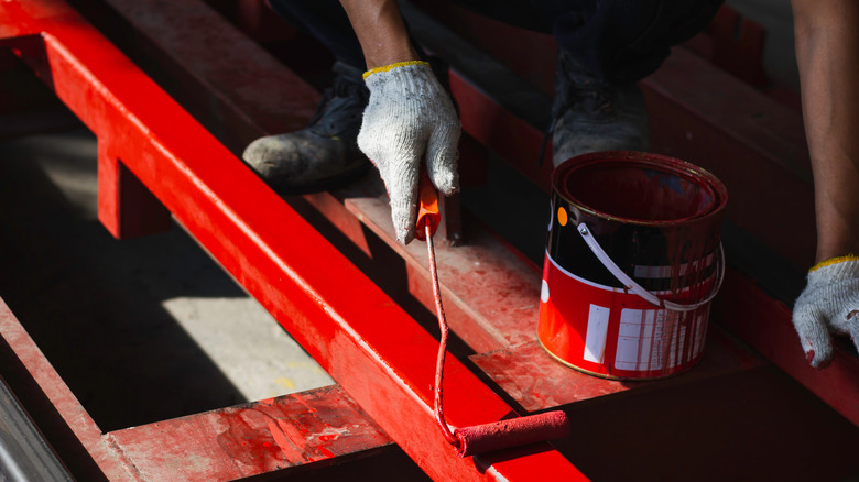 Applying rust-proof paint