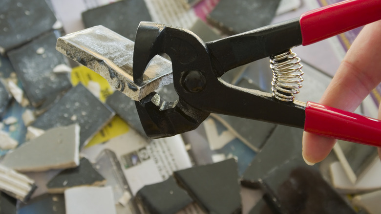 hand nippers cutting tile