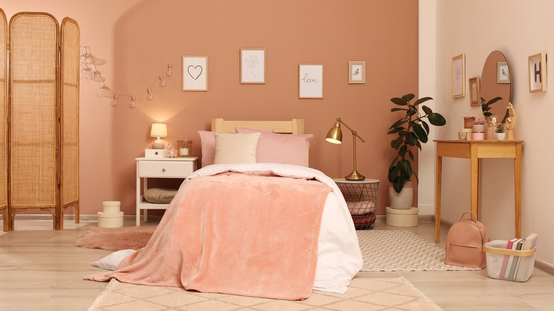 pink bedroom