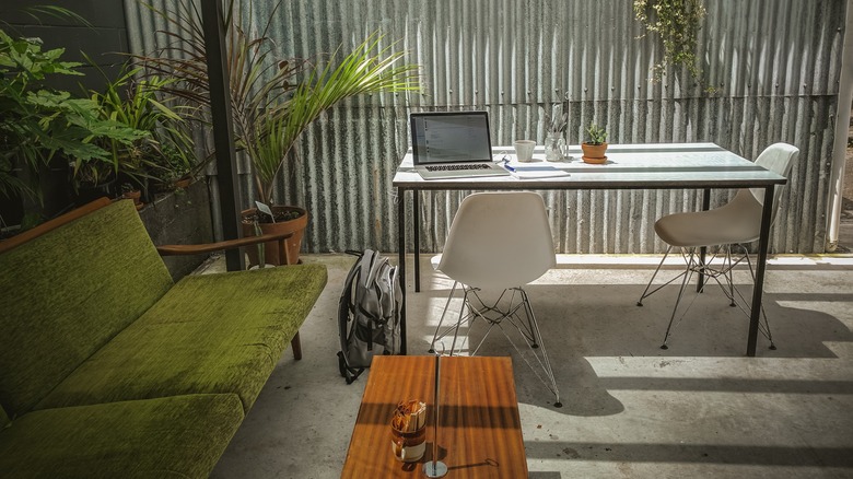 An outdoor home office