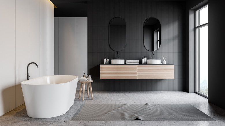 black and white bathroom