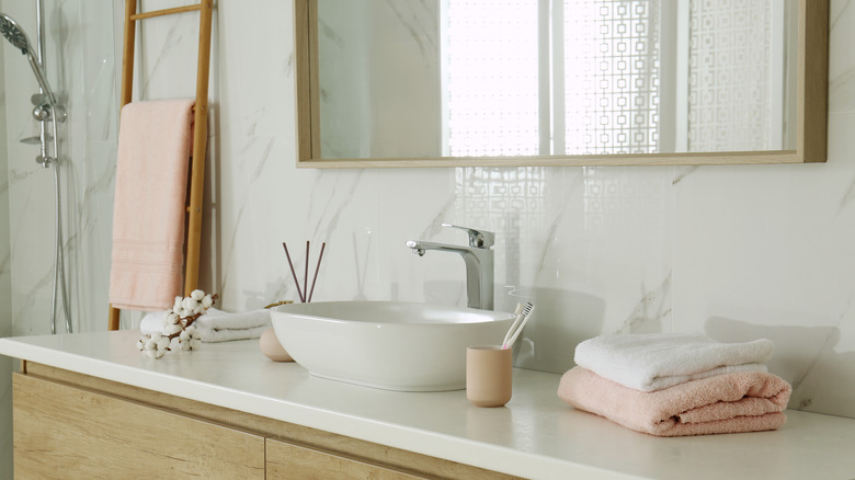 White bathroom pink decorations