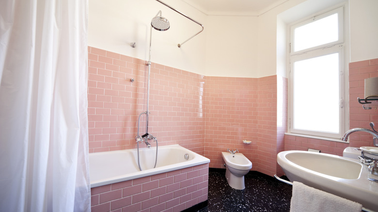 Vintage style pink bathroom