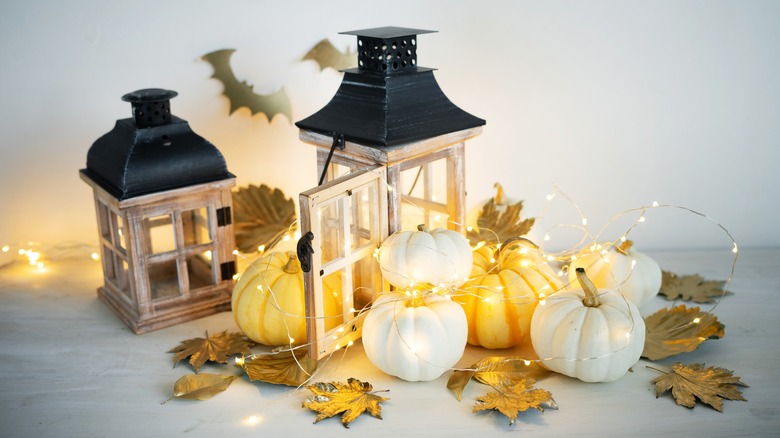 pumpkins with twinkle lights