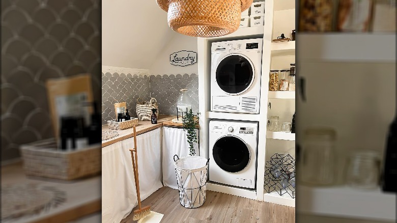 Farmhouse style laundry room