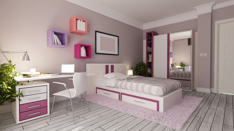 Cool tone pink room