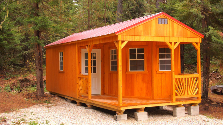 cabin with detailed railing