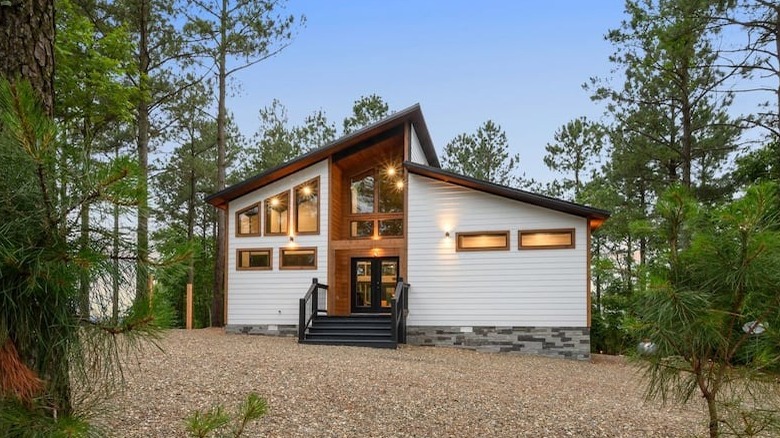 cabin with two level roof