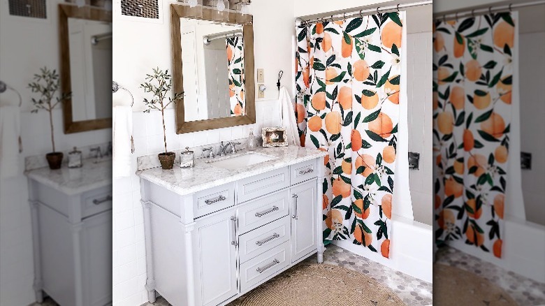 shower curtain with peaches 