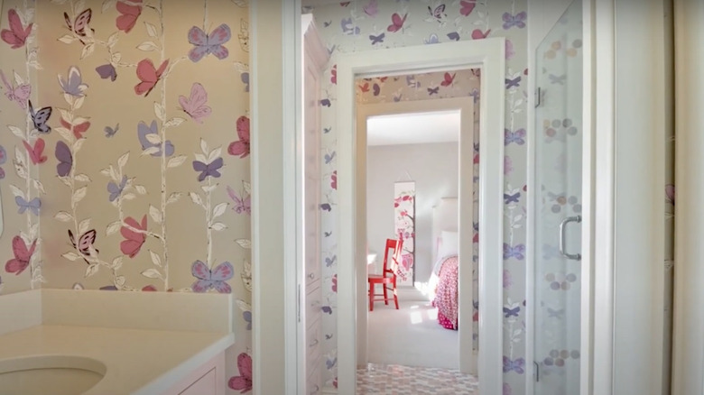 Butterfly wallpaper in bathroom