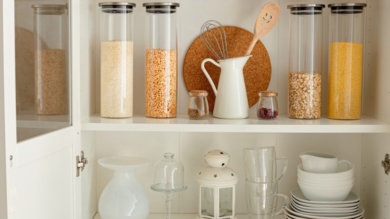 organized pantry shelves