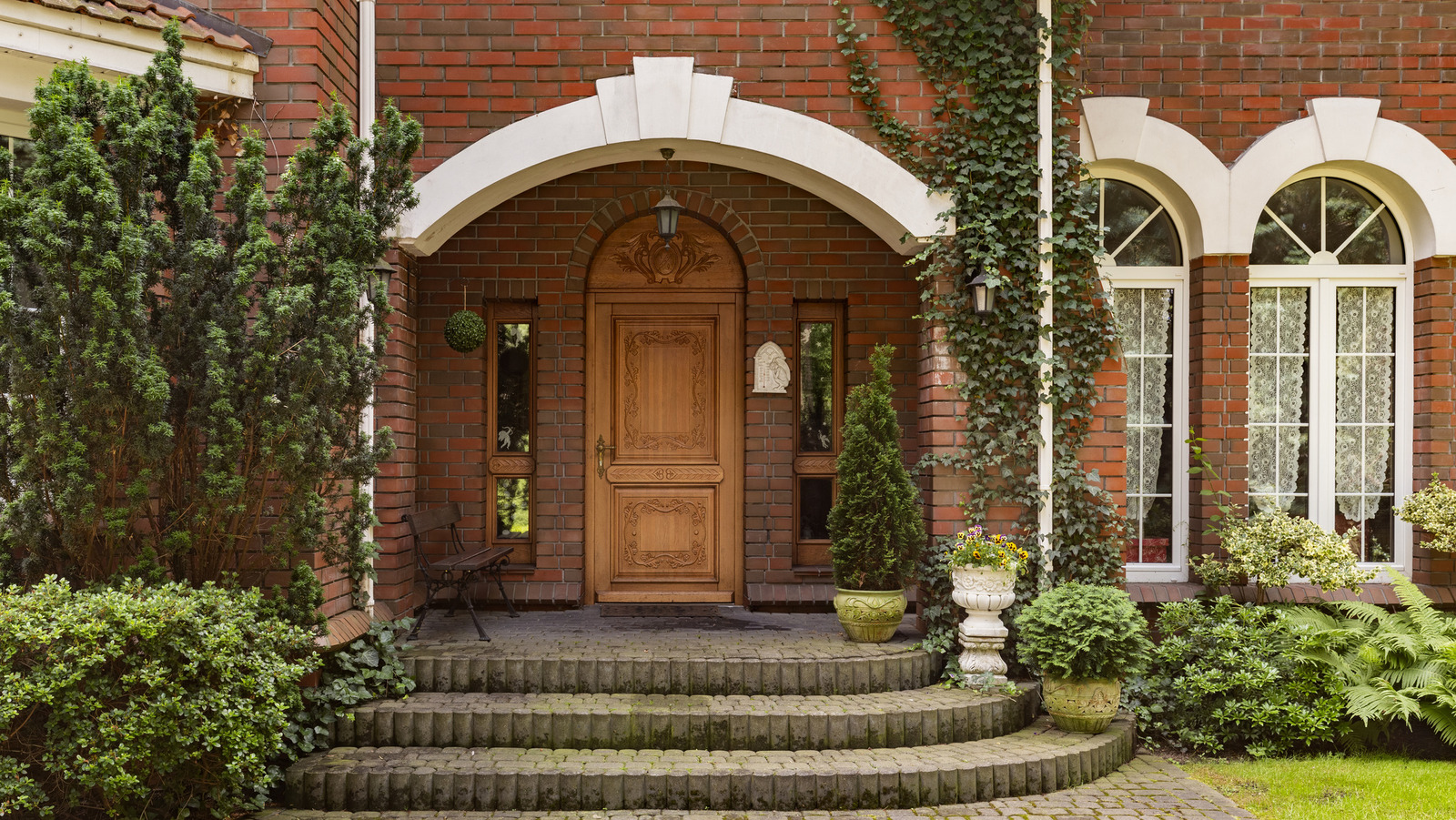 5 Creative Ways To Add Arched Doors In Your Home