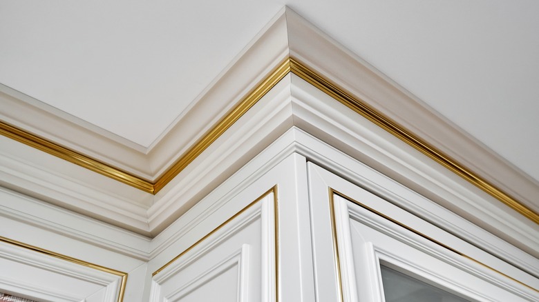 vintage-style crown molding