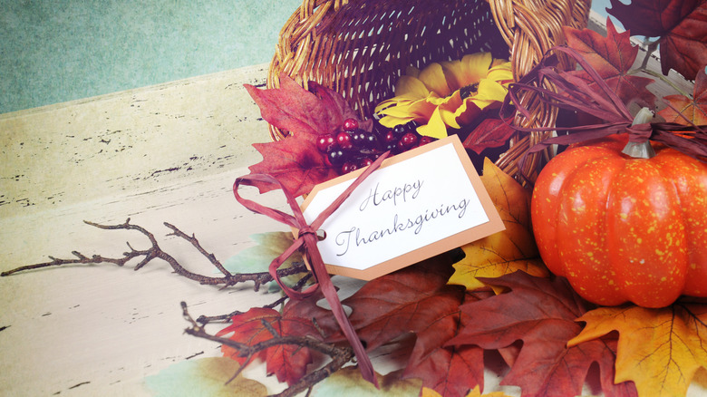 fall centerpiece with leaves