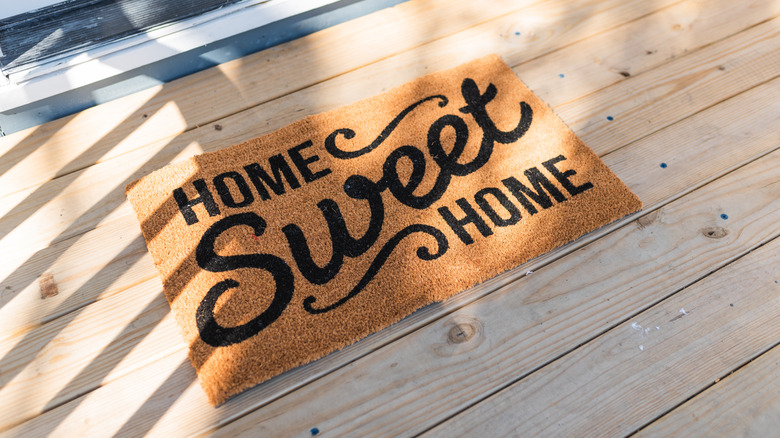 'Home Sweet Home' welcome mat