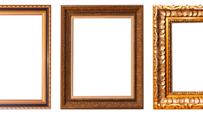 empty picture frames