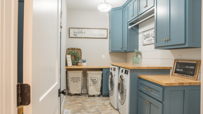 Blue-themed laundry room