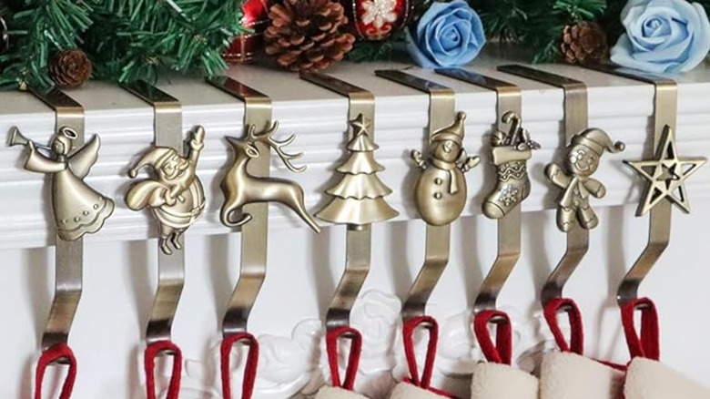 Bronze decorative stocking holders