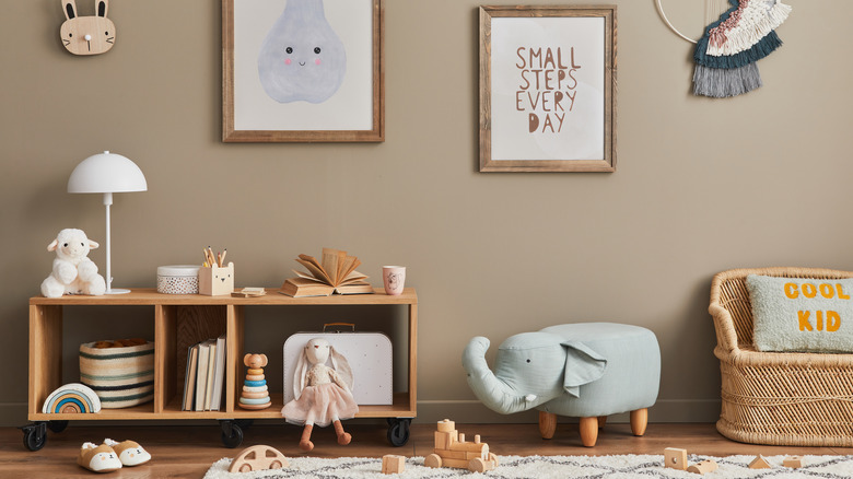 simple neutral child bedroom theme 