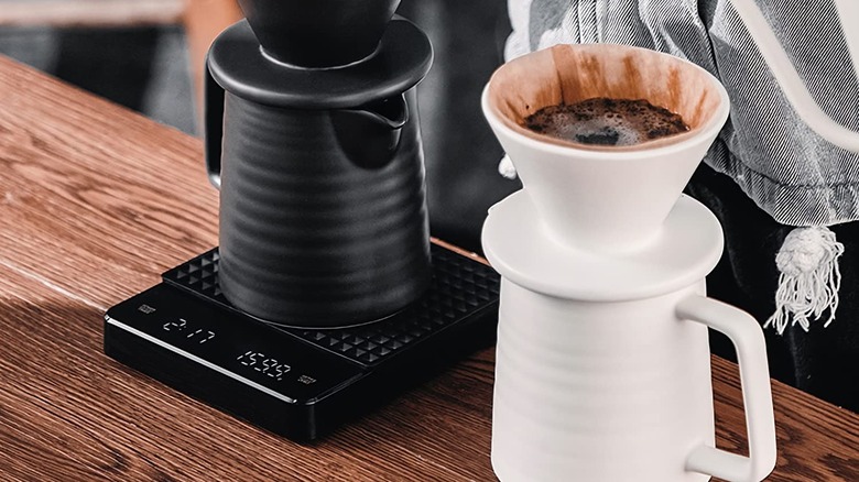 Pourover coffees on scales