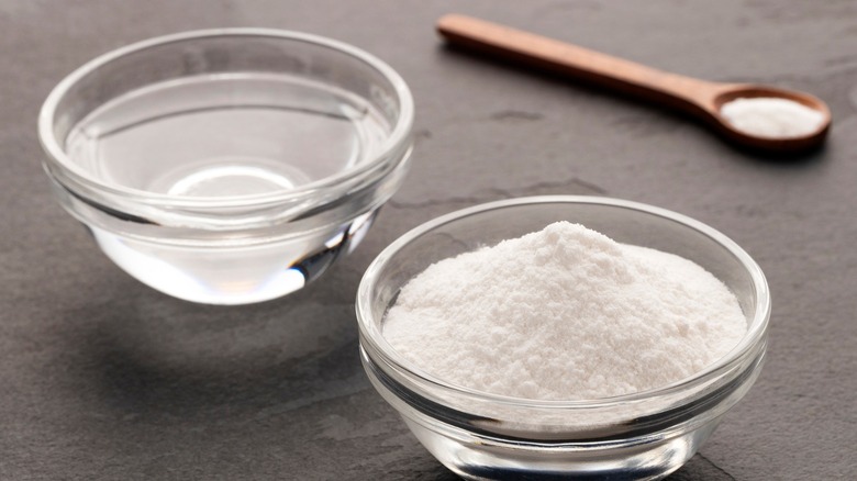 Baking soda and vinegar in clear glass bowls