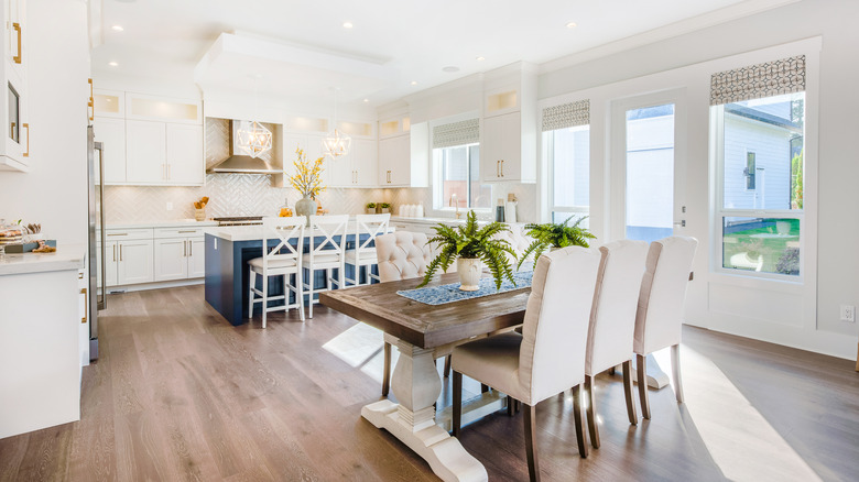 simplistic and clean farmhouse kitchen