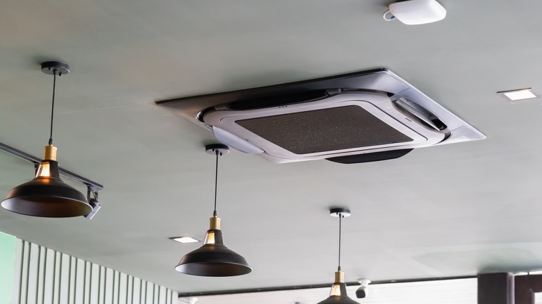 ceiling-mounted air conditioner