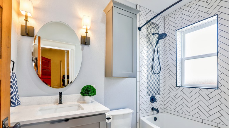 Blue and gray bathroom design