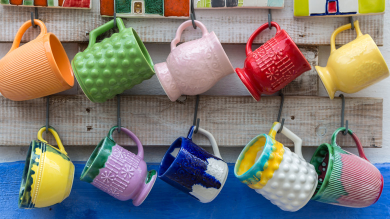 hanging mugs