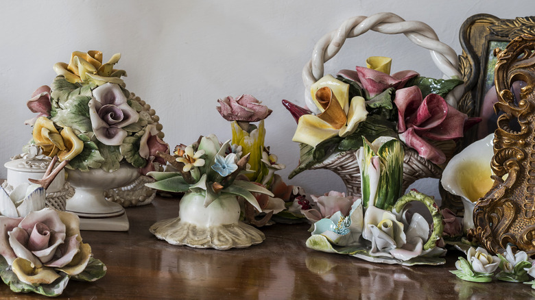 ceramic flower knick knacks