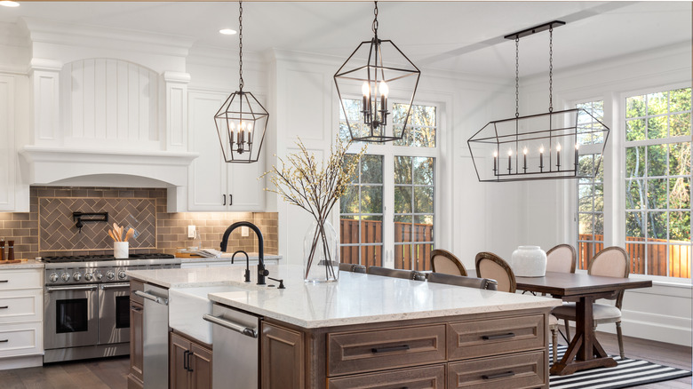 modern kitchen lighting