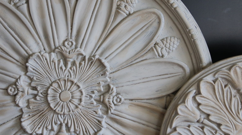 ceiling medallions