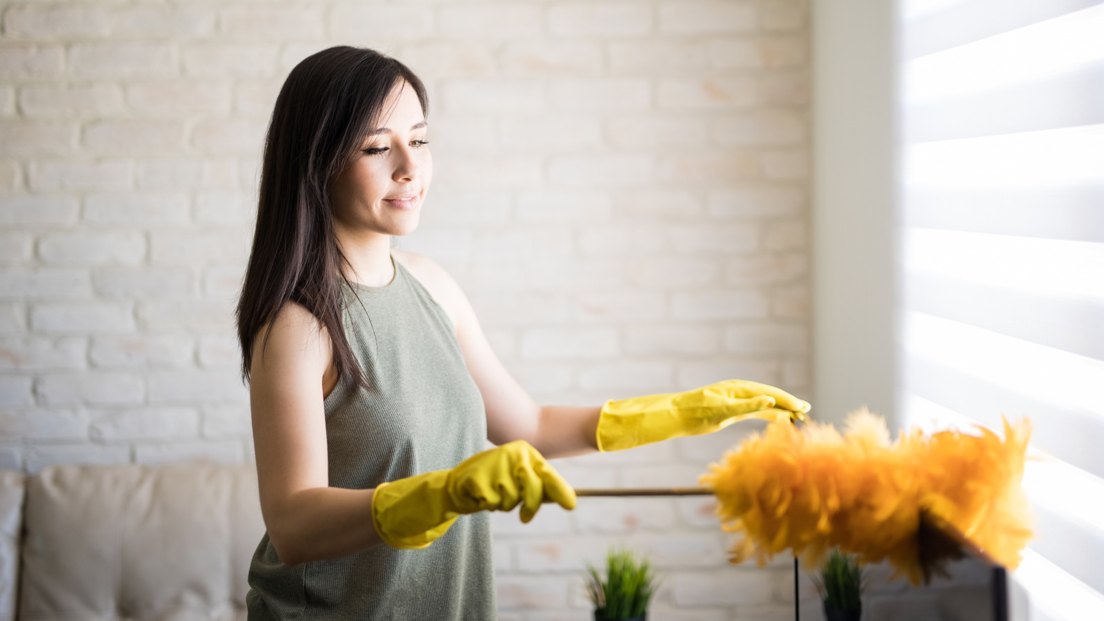 The Easy Pillowcase Hack That Makes Cleaning Your Dirty Lint Trap