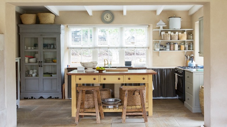 5 Tips For Creating The Perfect Country Style Kitchen