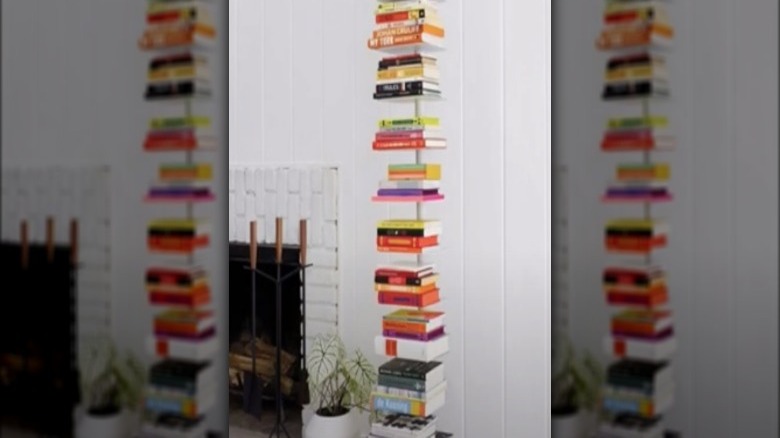 minimalistic bookcase 