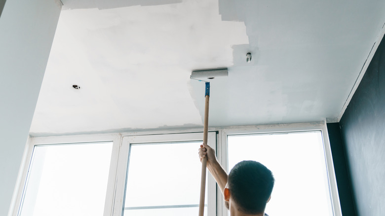 painting a ceiling 