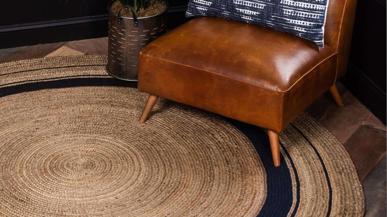 round rug under chair