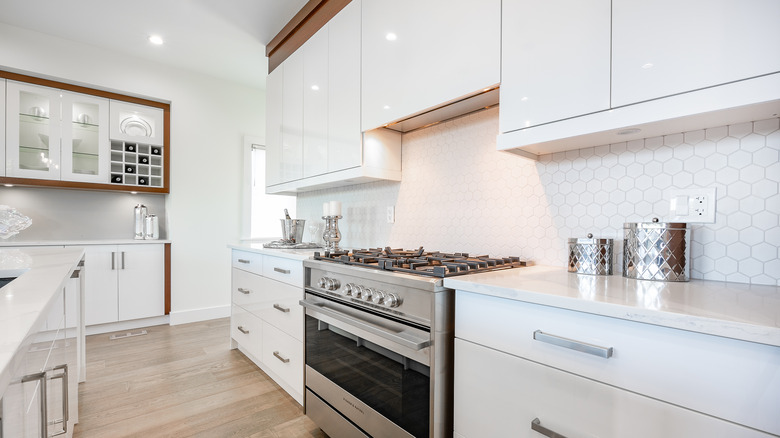 Staged kitchen with minimal decorations