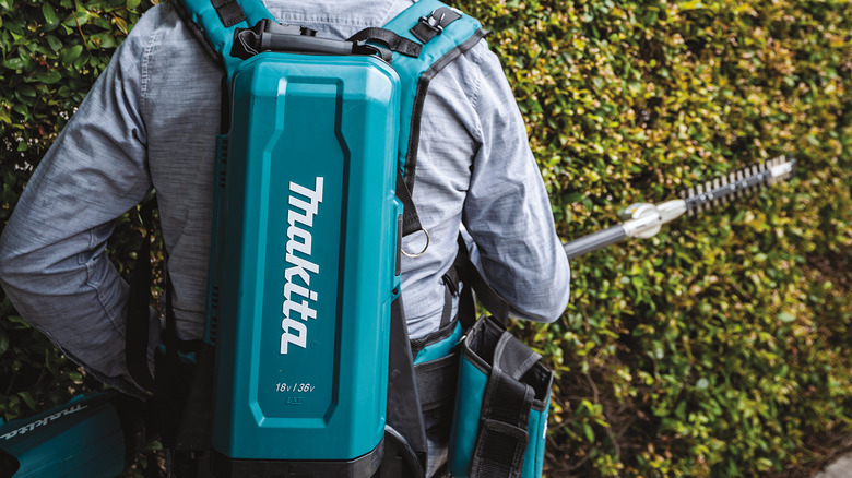 Makita ConnectX, LXT, LXT X2 and XGT Portable Backpack Power Supply